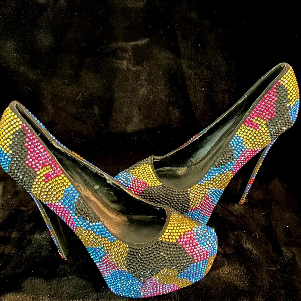 Steve Madden Size 8 Dyvinal Camouflage Rhinestone Crystal Platform 6” Heels